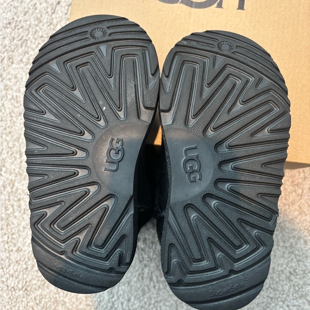 UGG Classic II Toddler Boots - Picture 11 of 12